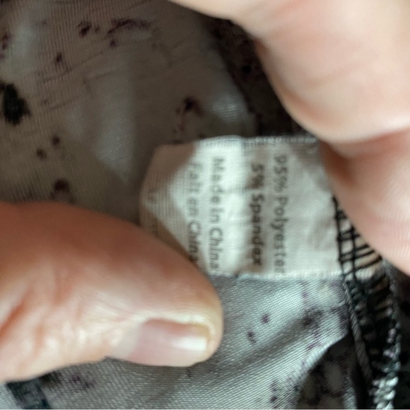 Snakeskin Print Abstract Long Sleeve Tunic Blouse Sharkbite Hem L Ruffle V Neck - Picture 4 of 8